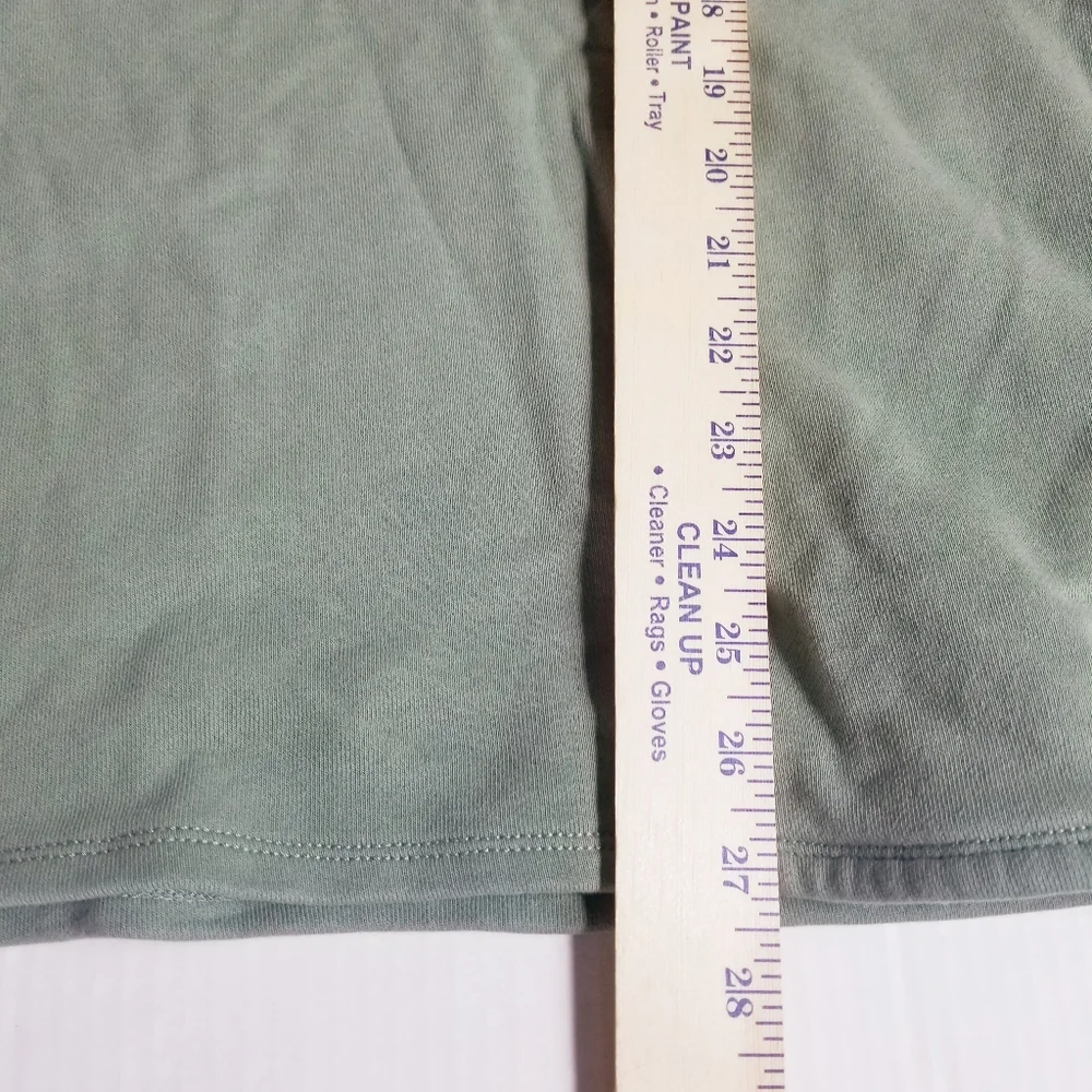 J. CREW LIGHT SAGE GREEN MEN'S PULLOVER WITH POCKETS SIZE MEDIUM